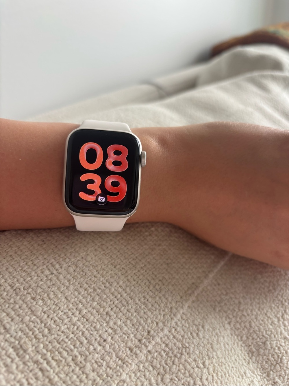 Apple Watch SE 40mm + Solo Loop Size 3 + Charger